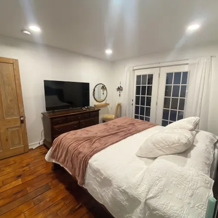 Beautiful 3-bedroom bayview townhome in downtown Menominee