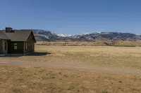 Chicory Guest Cabin - Paradise Valley, MT