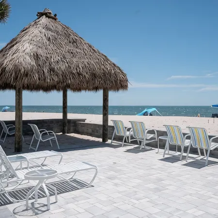 Private 2 BR steps from beach on Casey Key