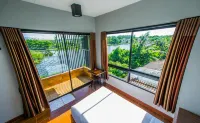 Na Siri Lake View