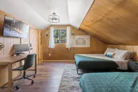 2BR/2BA Cozy Cabin in Big Bear w/Private Fence, Arcade, Spa, Near Forest & Lake - شاليه