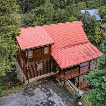 Family Cabin with Hot Tub, Game Room & Pool Access