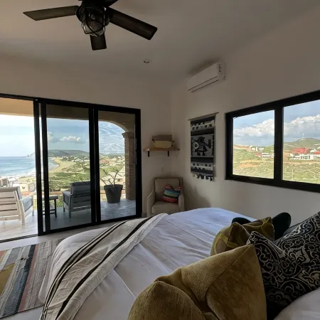 Charming 3-bedroom villa with AC, incredible ocean views.