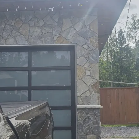 Luxury Lodge Getaway. W/ private entrance in the luxurious part of Prince George