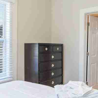 Cute & Compact 1BR - Easy Walk to Town Rooms