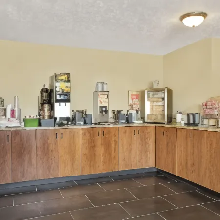 Super 8 by Wyndham Monticello