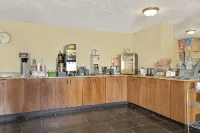 Super 8 by Wyndham Monticello - breakfast