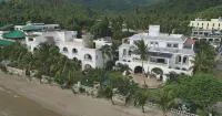 Squares Beachside Apartments