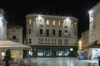 Central Square Heritage Hotel - ที่มีอ่างอาบน้ำ