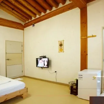 Navijam Hanok Hotel 御真博物館周辺のホテル