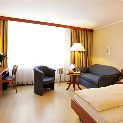โรงแรมการ์เมน โรงแรมใกล้วิคทัวเลียนมาร์ค