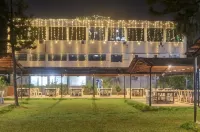 Hotel Raj Palace - Pools
