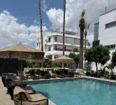Sunflower Hotel Apartments - Pemandangan Pantai