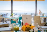 Hotel les Terrasses d'EZE - Parvekkeita