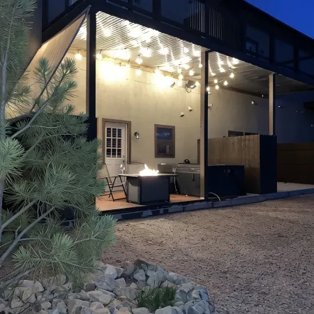 Mountain Views. Hot Tub. Fireplace. Minutes from the slopes