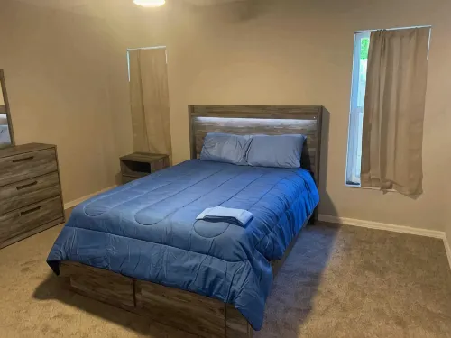 Entire House -Private Pool 3 Bedrooms 2 Baths - Wifi