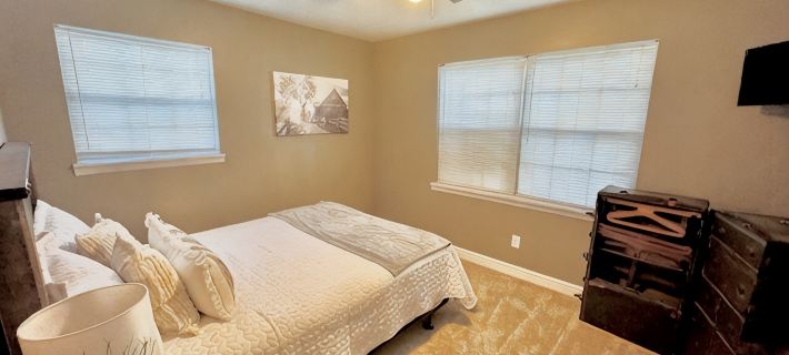 3-bedroom w/pool and all the comforts of home in Muscle Shoals-recording capital Hotels in Colbert County