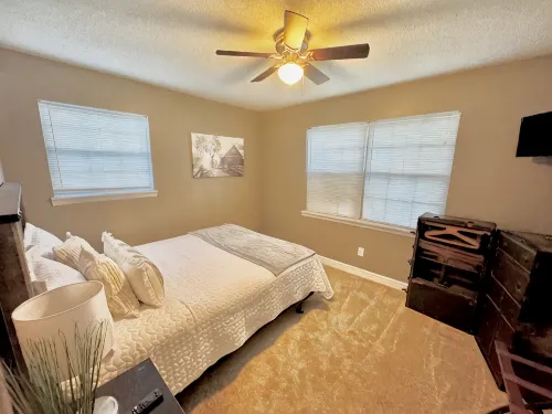 3-bedroom w/pool and all the comforts of home in Muscle Shoals-recording capital
