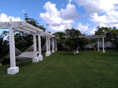 Villa by The Sea Ξενοδοχεία στην πόλη 