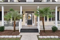 Old Town Bluffton's "The Yellow Cottage" with Golf Cart and Fenced-In Yard