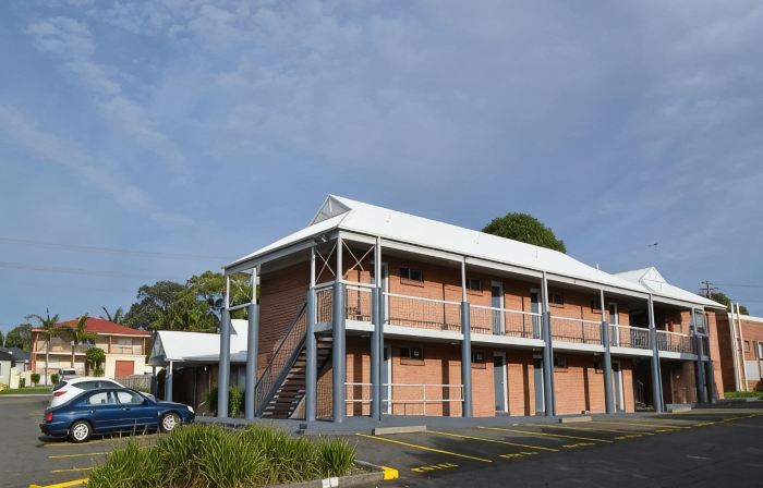 The Oaks Hotel Motel