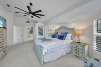 AMAZING!! Remodeled Punta Gorda waterfront home; HEATED SALT POOL; golf nearby - 4-نجوم