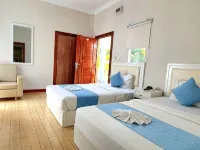 Scarlet Sails Resort Hotels near Long Set Beach