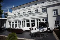 Schloss-Hotel - Pools