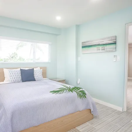 Atlantic side, quiet neighborhood ~ 3 Bed 2.5 Bath, dock, pool / hot tub, kayak