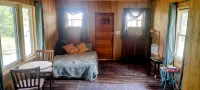 Minutes from Pymatuning, Cabin by the Pond
