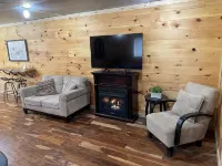 100 Aker Wood Barndominium Loft!! Two bedroom. All Amenities Provided! - WiFi
