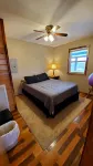 布蘭查德洞穴小屋 & 風景14號公路31英畝 - 木屋