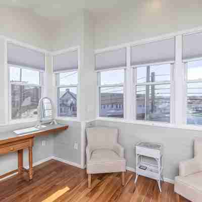 3BR/2 BA Harborside Home · Fenced Backyard+Grill · Ocean Views Others