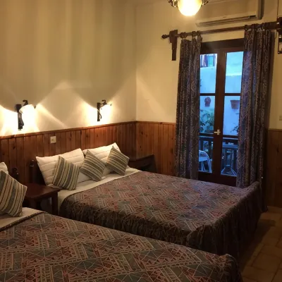 Pettite Morfo Hoteles cerca de Aeropuerto de Skíathos - JSI