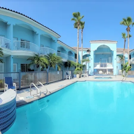 Casa Bella Hotel and Suites