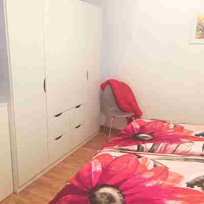 Studio Apartment in the Heart of Graz's Old Town -Kitchen, Bathroom, WC, Balcony Rooms