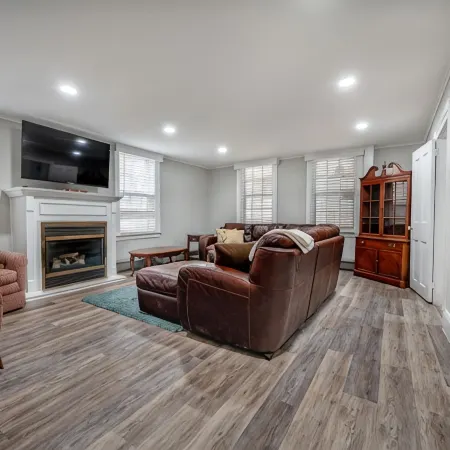 Beautifully Restored 6BR in the heart of Windham