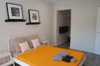 Lisbon Beach Apartments 7. Beach 5 minutes -terrace-barbecue-pets allowed-wifi