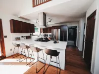 Modern Retreat near Traverse City - Homestays
