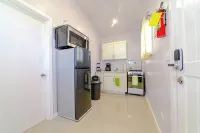 Beautiful 1-bedroom apartment in amazing Buckleys with AC, WiFi Hotels in 