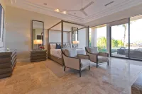 Stunning Contemporary Estate on PGA West w/Spectacular Lake Views Pool & Spa - Lyx