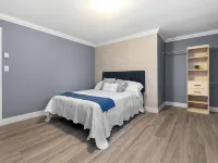 All New Retro Design Carriage House on the Fraser River โรงแรมในโฮป