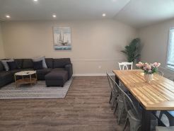 Downtown Marblehead 2brm/1.5bath w/ deck