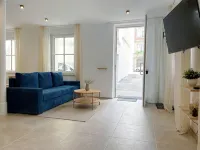 Unique city center studio with carport - Homestays