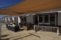 Villa 5 ch, 6 s. b., air conditioning, heated swimming pool, garden, fitness, bird watching.