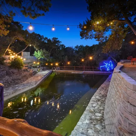 Secluded 1,200 SF Casita in Idyllic Hill Country Setting Minutes From Downtown Отели рядом с достопримечательностью «Озеро Трэвис»