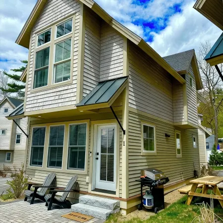 Lake Winnipesaukee W/ Dock Included.