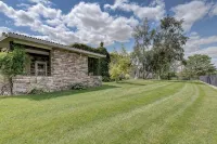 Family Friendly 5 Bed 5 Bath 6000 SF Ranch With Pool - Jacuzzi