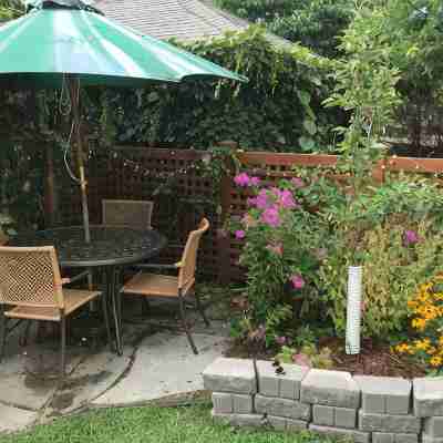 Lovely Uptown Mpls apartment! Hotel Exterior