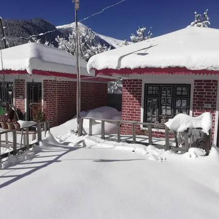 StayApart - Shruti Guest House